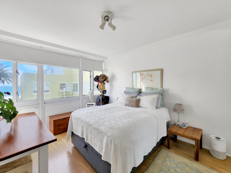 To Let 1 Bedroom Property for Rent in Sea Point Western Cape